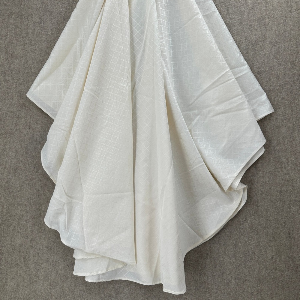AVON home Ivory Diamond Jacquard Cotton Blend Tablecloth 98"X120"‎